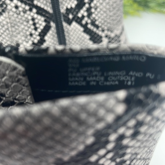 Aqua Women's Marlo Booties Size 9 - Picture 7 of 12